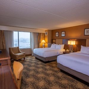 Queen Room Two Queen Beds City View